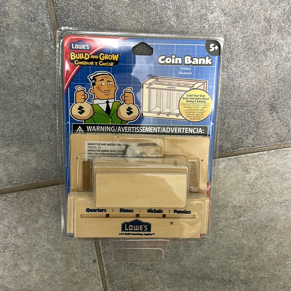New in Package Lowe’s Build and Grow Coin Bank
